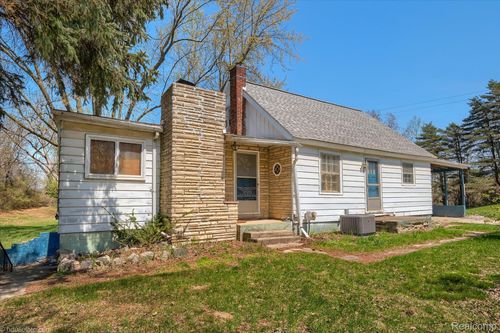 1325 E Barnes Lake Road, Deerfield Township, MI, 48421 | Card Image