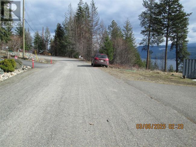 5305 Meadow Creek Cres, House other with 4 bedrooms, 3 bathrooms and 5 parking in Celista BC | Image 14