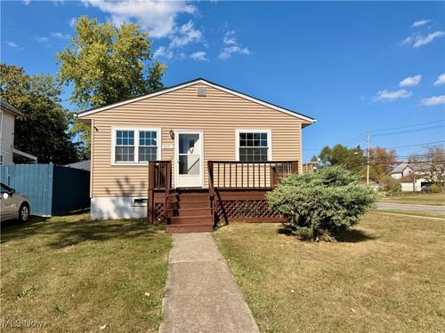 1693 E 32nd St, Lorain, OH, 44055-1711 | Card Image