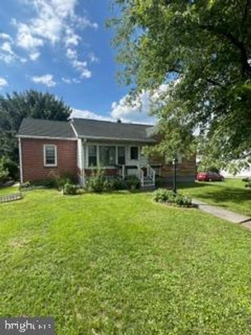 1338 Winchester Ave, MARTINSBURG, WV, 25405-5021 | Card Image
