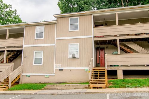 55-229 E King St, Boone, NC, 28607-4275 | Card Image