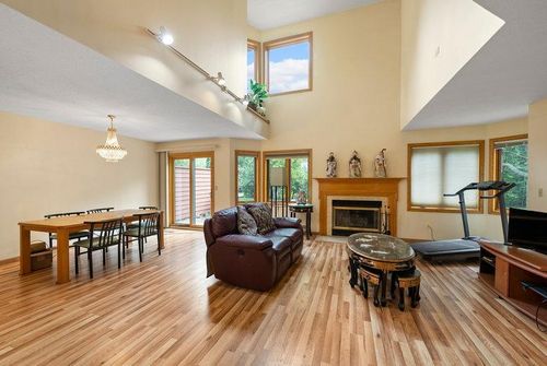 10695 53rd Ave N, Minneapolis, MN, 55442-1957 | Card Image