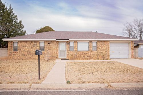 520 W 8th St, Denver City, TX, 79323-2545 | Card Image