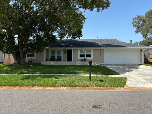 902 Beaverdale Ln, Rockledge, FL, 32955-3912 | Card Image