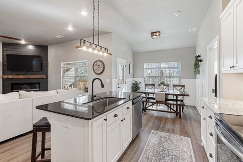 8 Leyland Dr, Bella Vista, AR, 72714-3908 | Card Image