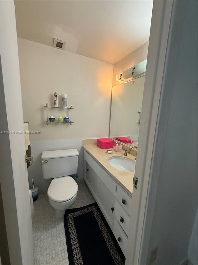 APT-628 - 500 Bayview Dr, Condo with 1 bedrooms, 2 bathrooms and null parking in Sunny Isles Beach FL | Image 20