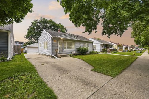 159 W Armour Ave, Milwaukee, WI, 53207-5823 | Card Image