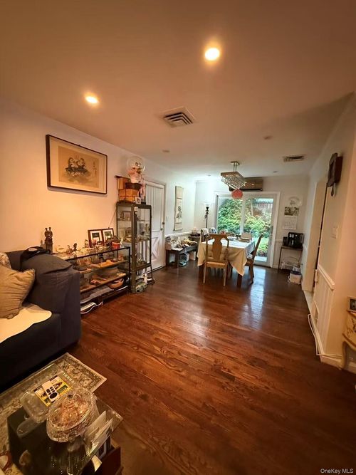 6447 215th Street, New York, NY, 11364 | Card Image