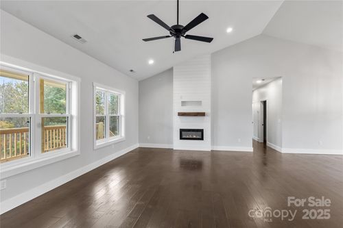 9-60 Gin Ln, Mars Hill, NC, 28754 | Card Image