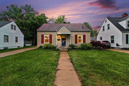 701 Auburn St, Plymouth, MI, 48170-1072 | Card Image