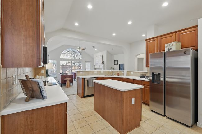 Well-appointed open concept kitchen with brand new Stainless steel appliances | Image 5