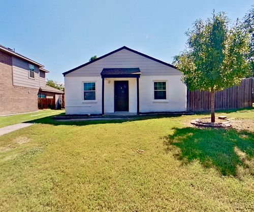 641 S Redford Ln, White Settlement, TX, 76108-2633 | Card Image