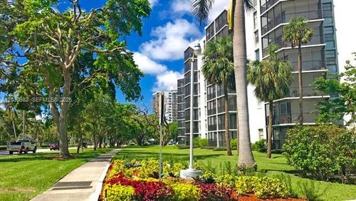 608-3475 N Country Club Dr, Aventura, FL, 33180-1725 | Card Image