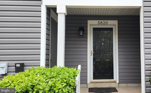 5820-5820 Orchard Hill Ct, CLIFTON, VA, 20124-1072 | Card Image
