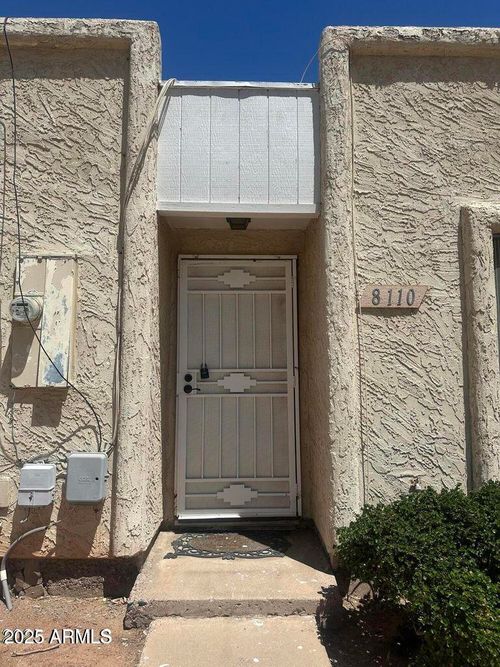 8110 N 31st Dr, Phoenix, AZ, 85051-6220 | Card Image