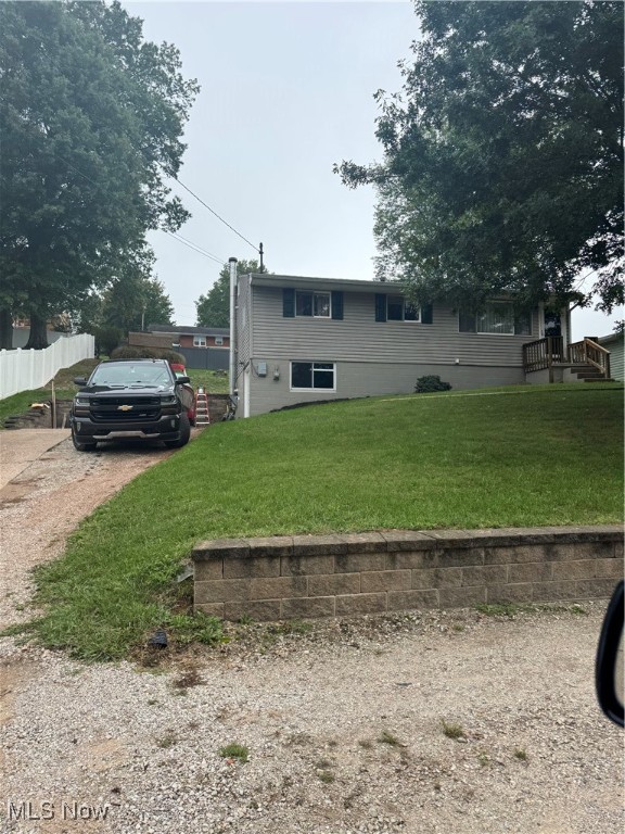Crestview Cir, Parkersburg, WV 26104