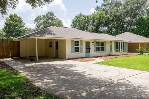 931 Aime St, Denham Springs, LA, 70726-4001 | Card Image