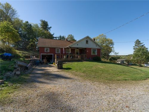 7678 Waynesburg Dr Se, Waynesburg, OH, 44688-9796 | Card Image