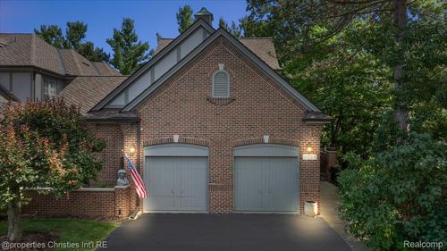 4054 Cranbrook Ct, Bloomfield Hills, MI, 48301-1714 | Card Image