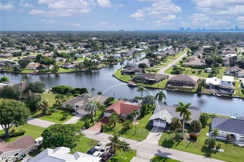 519 Se 20th Ct, Cape Coral, FL, 33990-2789 | Card Image