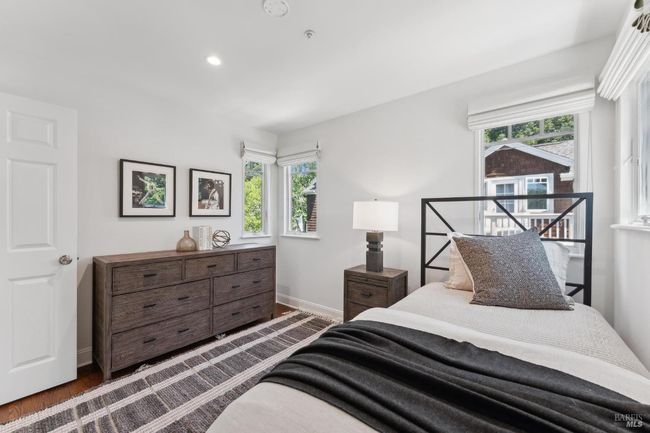 249 E Blithedale Avenue, Townhouse with 2 bedrooms, 3 bathrooms and 2 parking in Mill Valley CA | Image 27