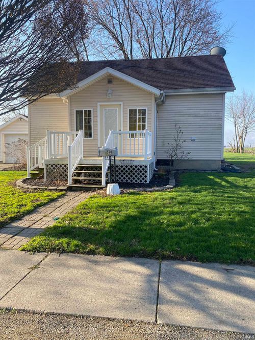 570 E Franklin St, Berne, IN, 46711-2210 | Card Image