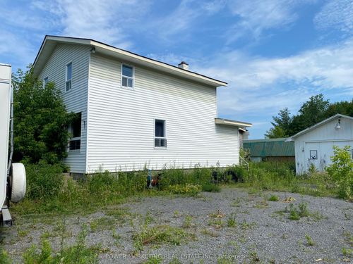 4075 Navan Rd, Navan, ON, K4B1H9 | Card Image