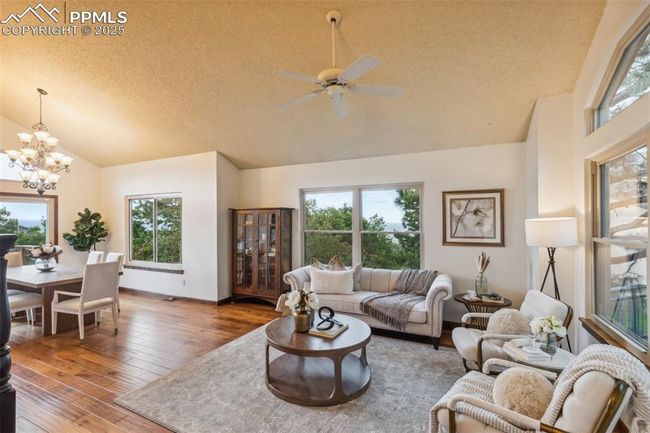 130 Mobray Ct, House other with 4 bedrooms, 4 bathrooms and 2 parking in Colorado Springs CO | Image 9
