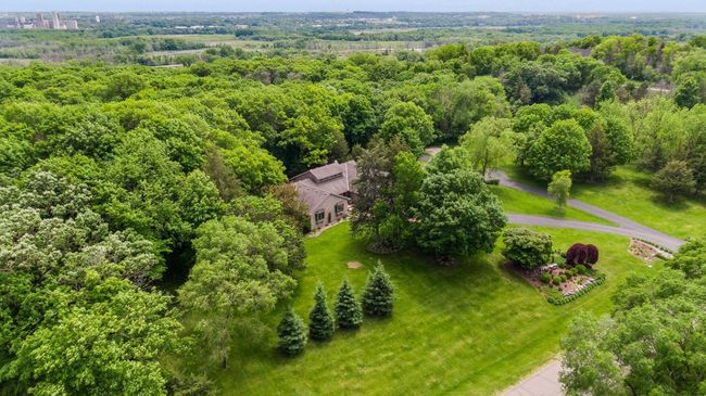 1405 W Farm Rd, House other with 5 bedrooms, 5 bathrooms and null parking in Chaska MN | Image 4