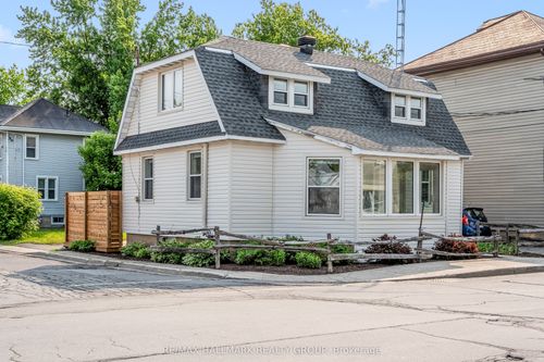 6595 4th Line Rd, North Gower, ON, K0A2T0 | Card Image