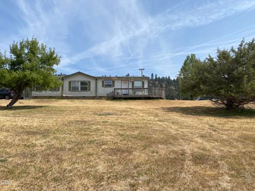 15311 Pioneer Rd, Klamath Falls, OR, 97601-9062 | Card Image