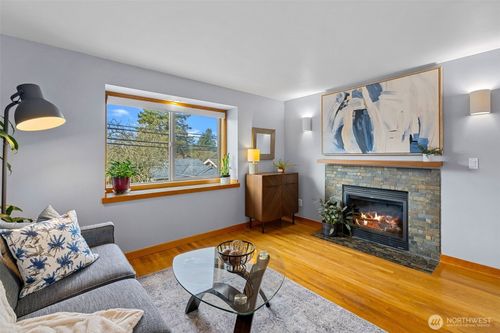 4312 Sw Spokane St, Seattle, WA, 98116-3350 | Card Image