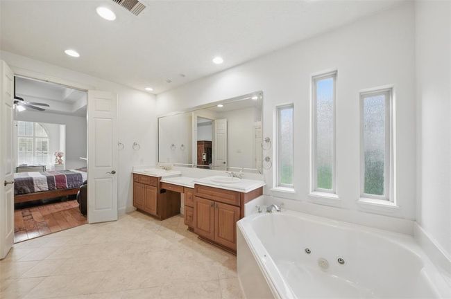 3602 Lindhaven Dr, House other with 4 bedrooms, 4 bathrooms and 4 parking in Pearland TX | Image 27