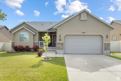 4509 S Greystock Cir, West Valley City, UT, 84120-5796 | Card Image