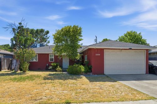 3504 N Wolters Ave, Fresno, CA, 93726-5924 | Card Image