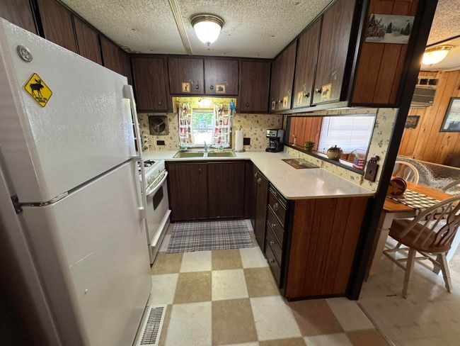Kitchen | Image 16