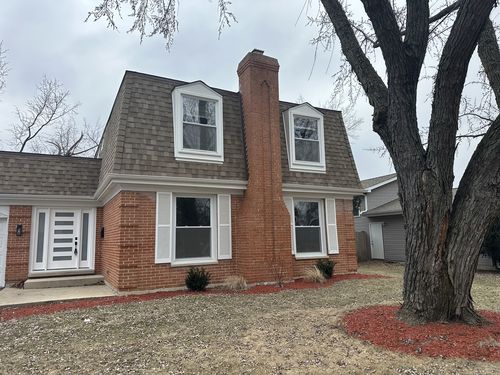 16 W Bailey Rd, Naperville, IL, 60565-2360 | Card Image