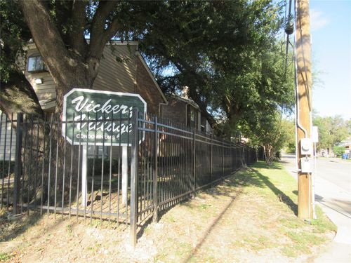 19-5750 Phoenix Dr, Dallas, TX, 75231-5250 | Card Image