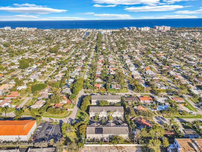 B - 5402 Pointe Villa Dr, Condo with 3 bedrooms, 3 bathrooms and null parking in Lighthouse Point FL | Image 41