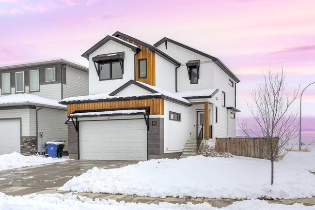402 Bluebell Lane W, Home with 3 bedrooms, 2 bathrooms and 4 parking in Lethbridge AB | Image 1