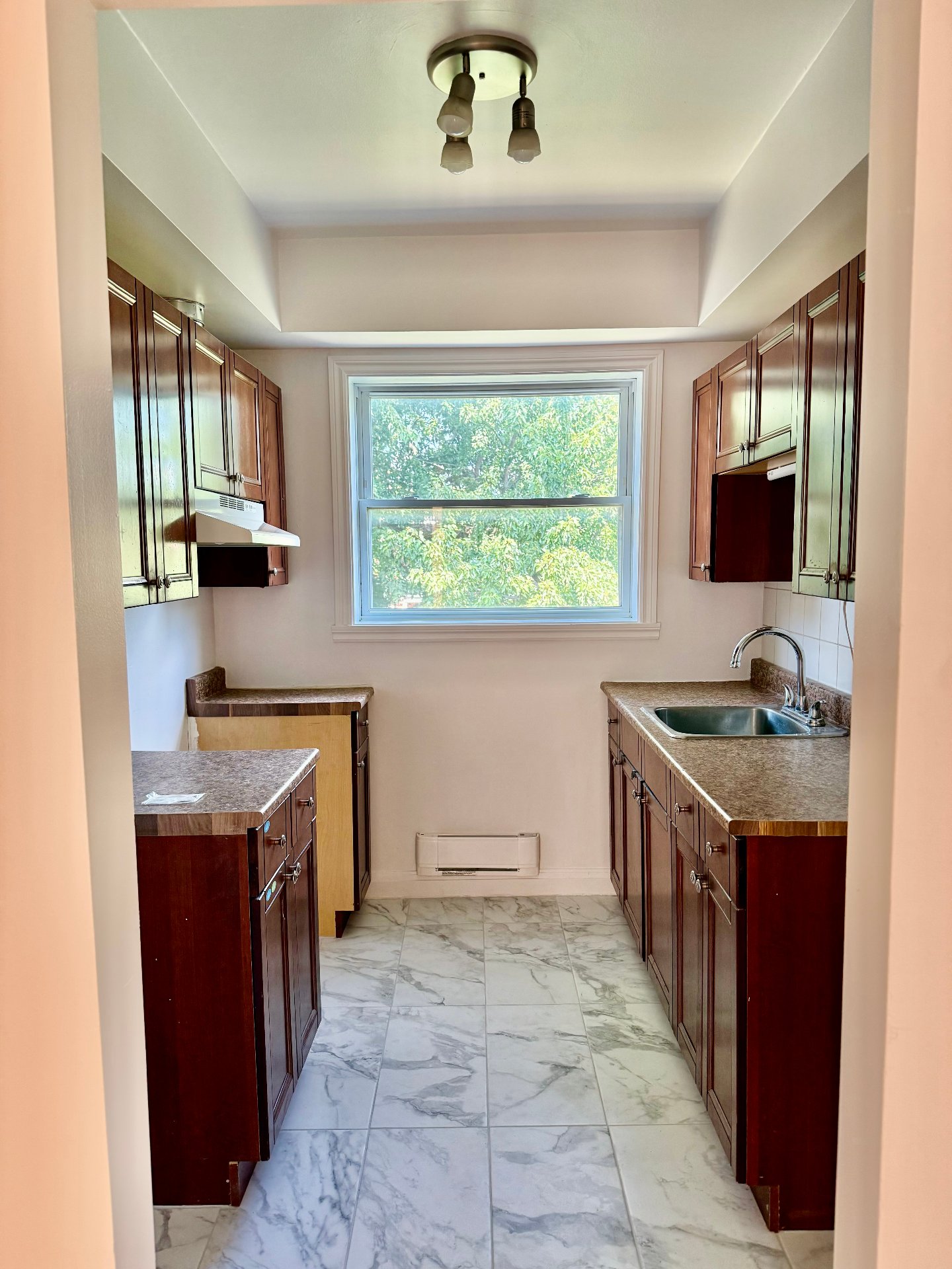 Residential Lease in Montréal (Côte-des-Neiges/Notre-Dame-de-Grâce) 2