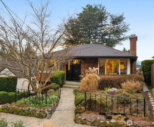 3635 43rd Ave W, Seattle, WA, 98199-1805 | Card Image