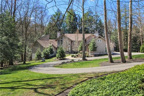 117 Partridge Ln, Chagrin Falls, OH, 44022-4042 | Card Image