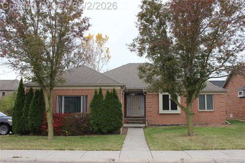 21130 Parkplace Ln, Clinton Township, MI, 48036-3835 | Card Image