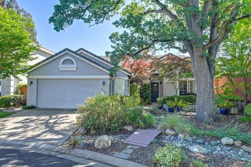 2416 Konvalin Oaks Ln, Carmichael, CA, 95608-3468 | Card Image