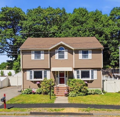 137 Maplewood Rd, Lynn, MA, 01904-2044 | Card Image