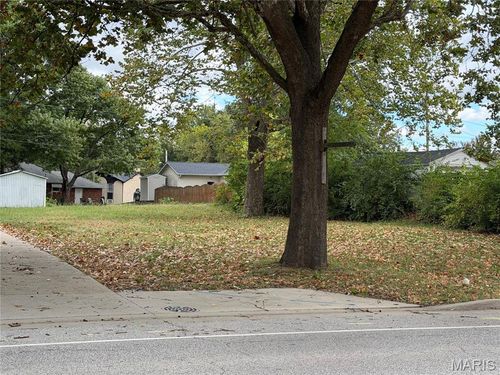 705 Poplar Street, Highland, IL, 62249 | Card Image