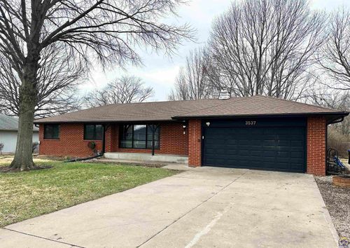 3537 Se Croco Rd, Topeka, KS, 66605-3112 | Card Image