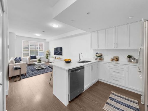 208-9983 Barnston Dr E, Surrey, BC, V4N6T3 | Card Image