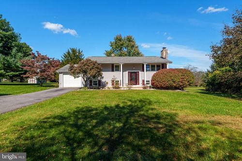5134 Pine View Dr, GLEN ROCK, PA, 17327-7703 | Card Image